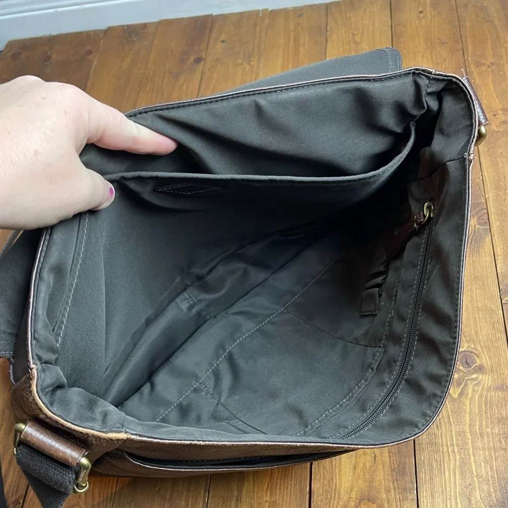 Fossil travis brown leather messenger bag